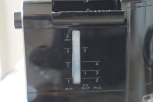 シロカのコーヒーメーカーに水をいれたところ
